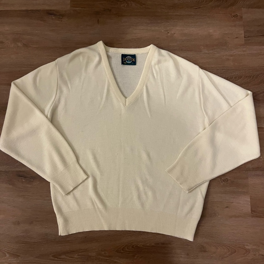 Vintage Jantzen Men's V-Neck Sweater in Cream